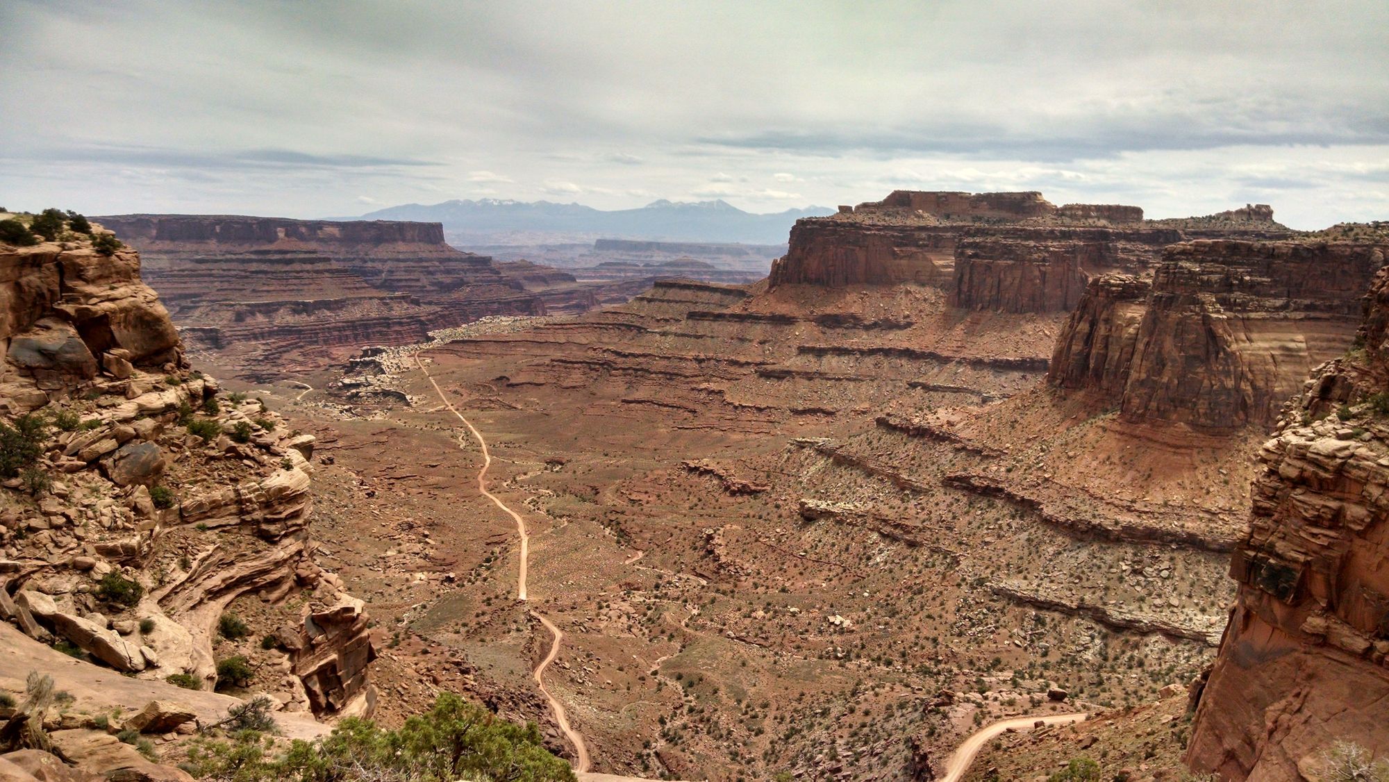 Shafer Trail - Epic Off-Roading Adventure in the Canyonlands